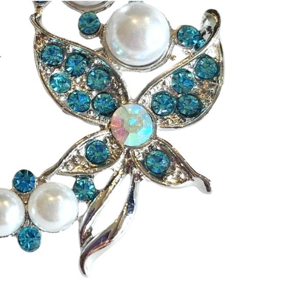 Blue Brooch Pin Faux Pearl Rhinestone Butterfly Silver Tone Wreath with Gift Box - Picture 3 of 8
